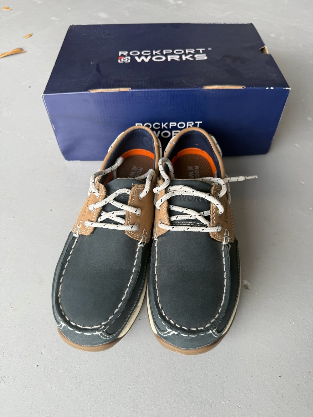 Rockport steel toe Two-Tone Boat Shoe - Navy and Tan, size 8W